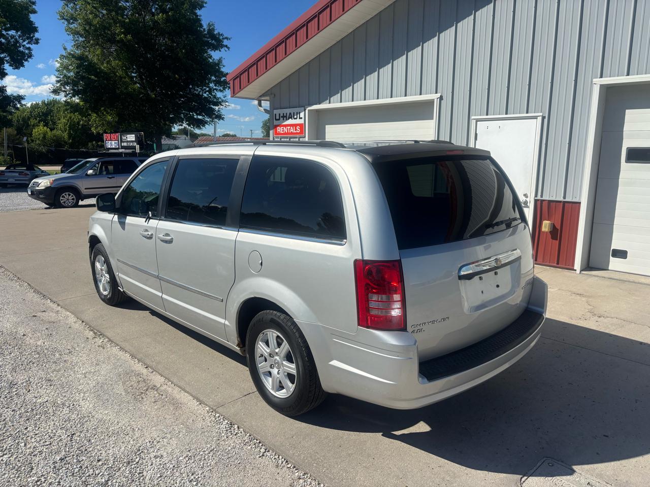 Chrysler Town & Country Touring Plus 2010
