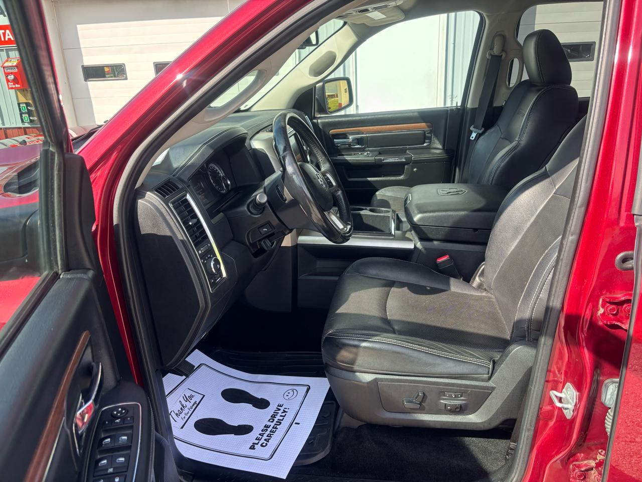 RAM 1500 Laramie Crew Cab SWB 4WD 2014