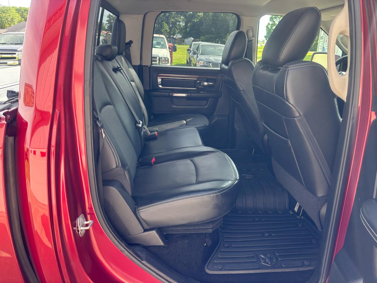 RAM 1500 Laramie Crew Cab SWB 4WD 2014