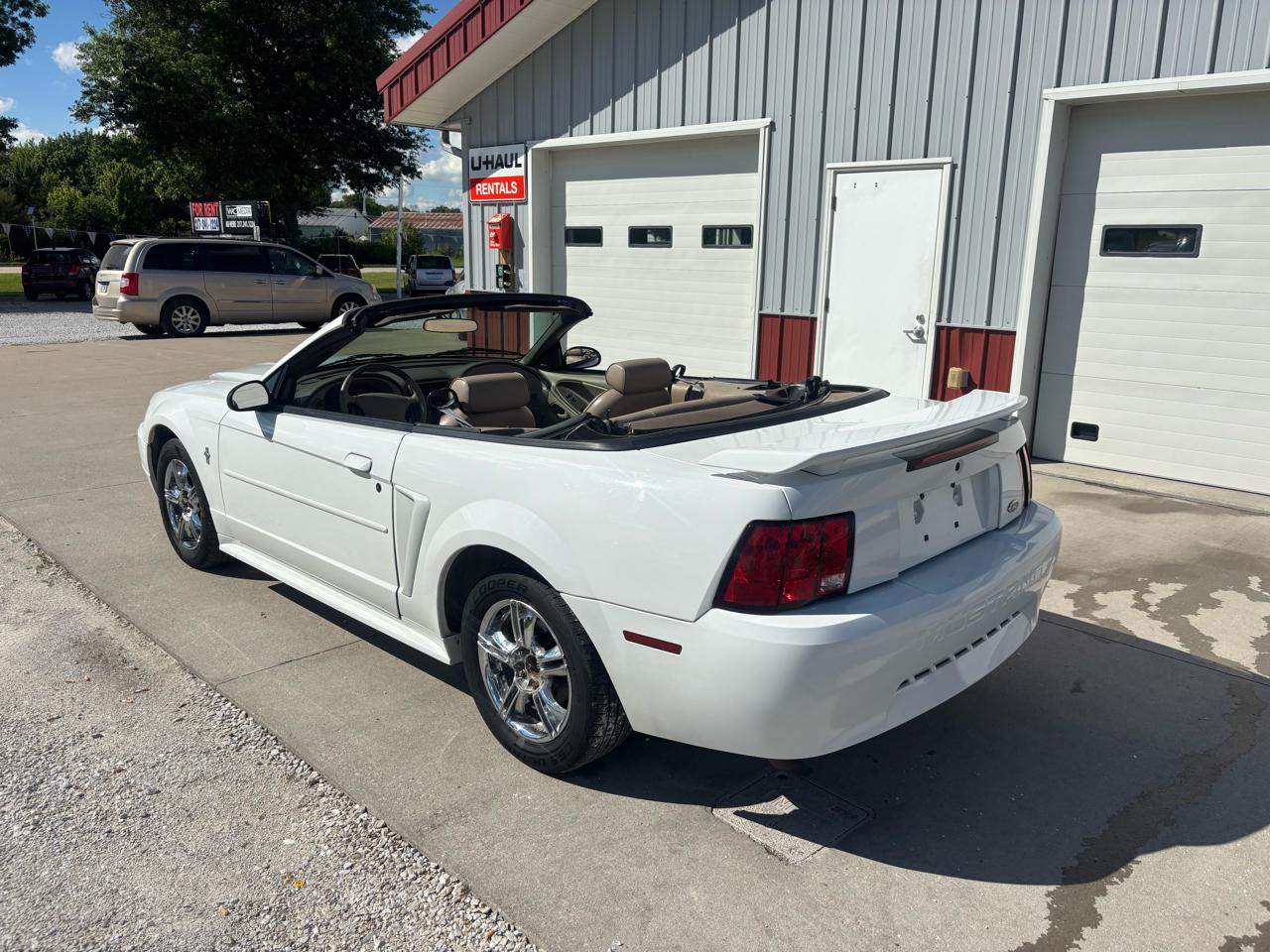 Ford Mustang Deluxe Convertible 2003