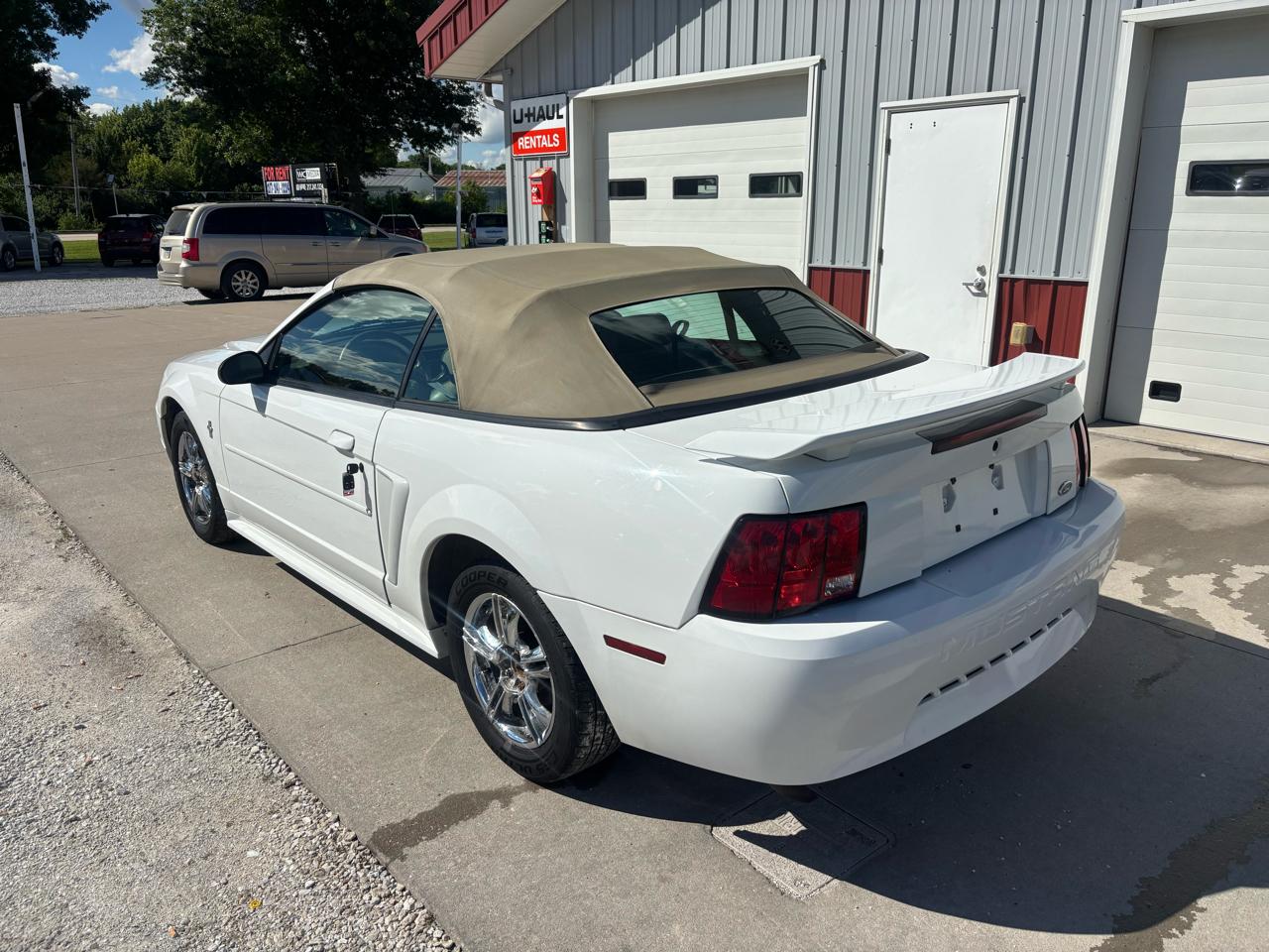 Ford Mustang Deluxe Convertible 2003