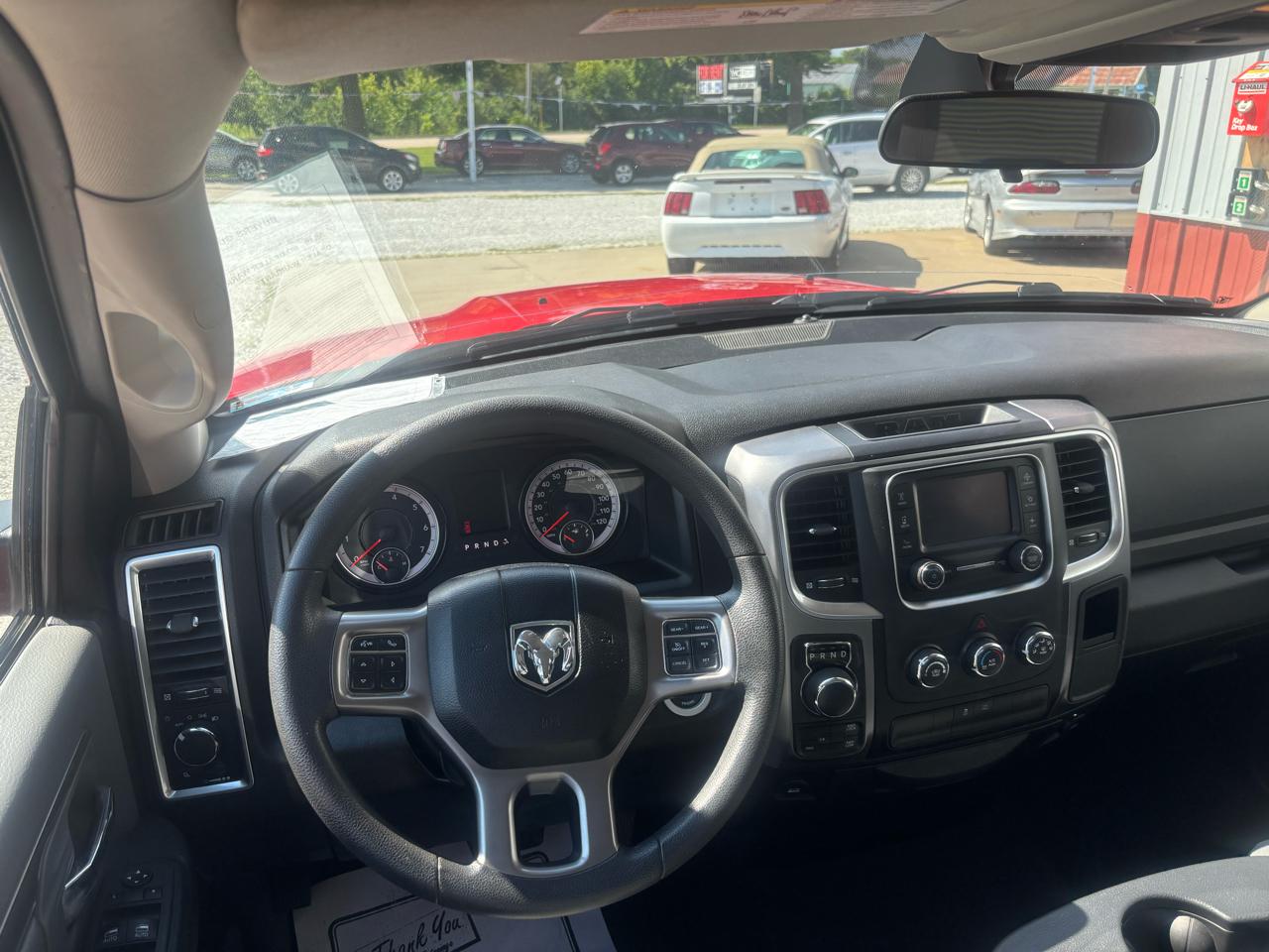 RAM 1500 SLT Quad Cab 4WD 2022