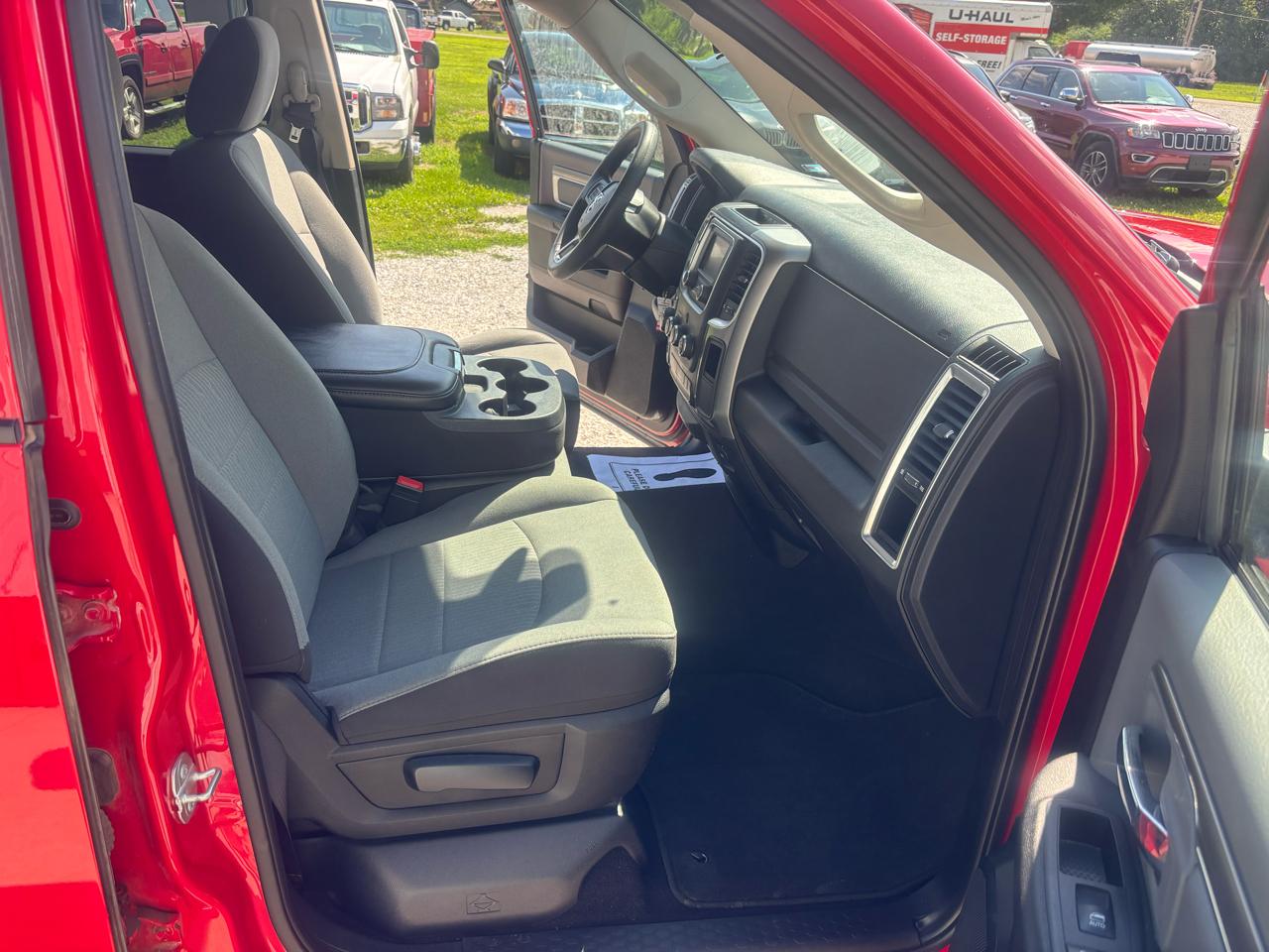 RAM 1500 SLT Quad Cab 4WD 2022