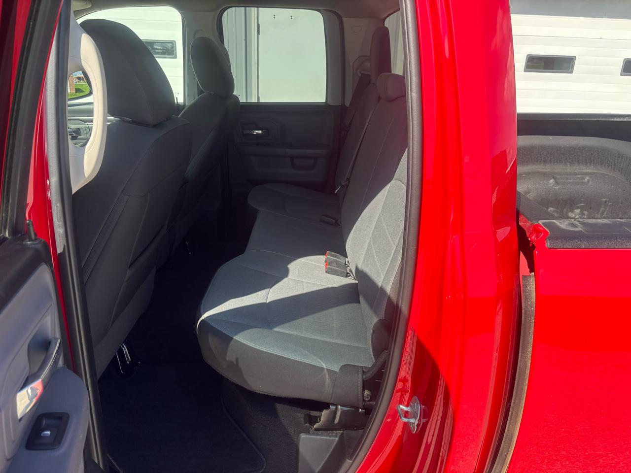 RAM 1500 SLT Quad Cab 4WD 2022