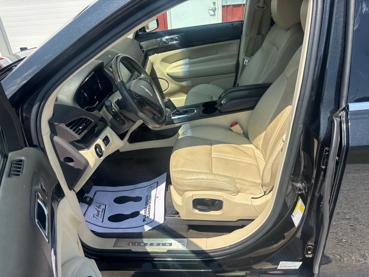 Lincoln MKT 3.5L with EcoBoost AWD 2014