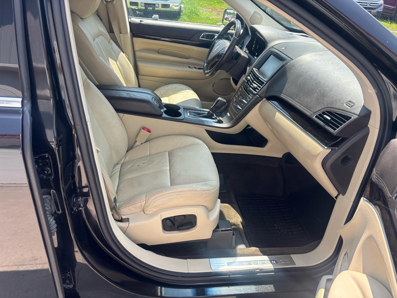 Lincoln MKT 3.5L with EcoBoost AWD 2014