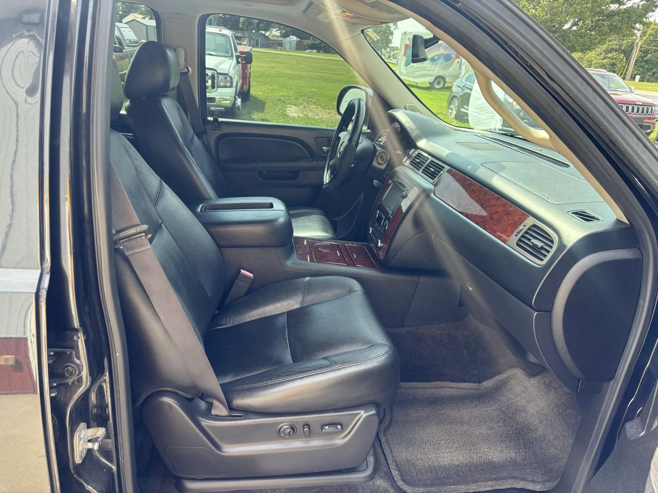 Chevrolet Tahoe LTZ 4WD 2013
