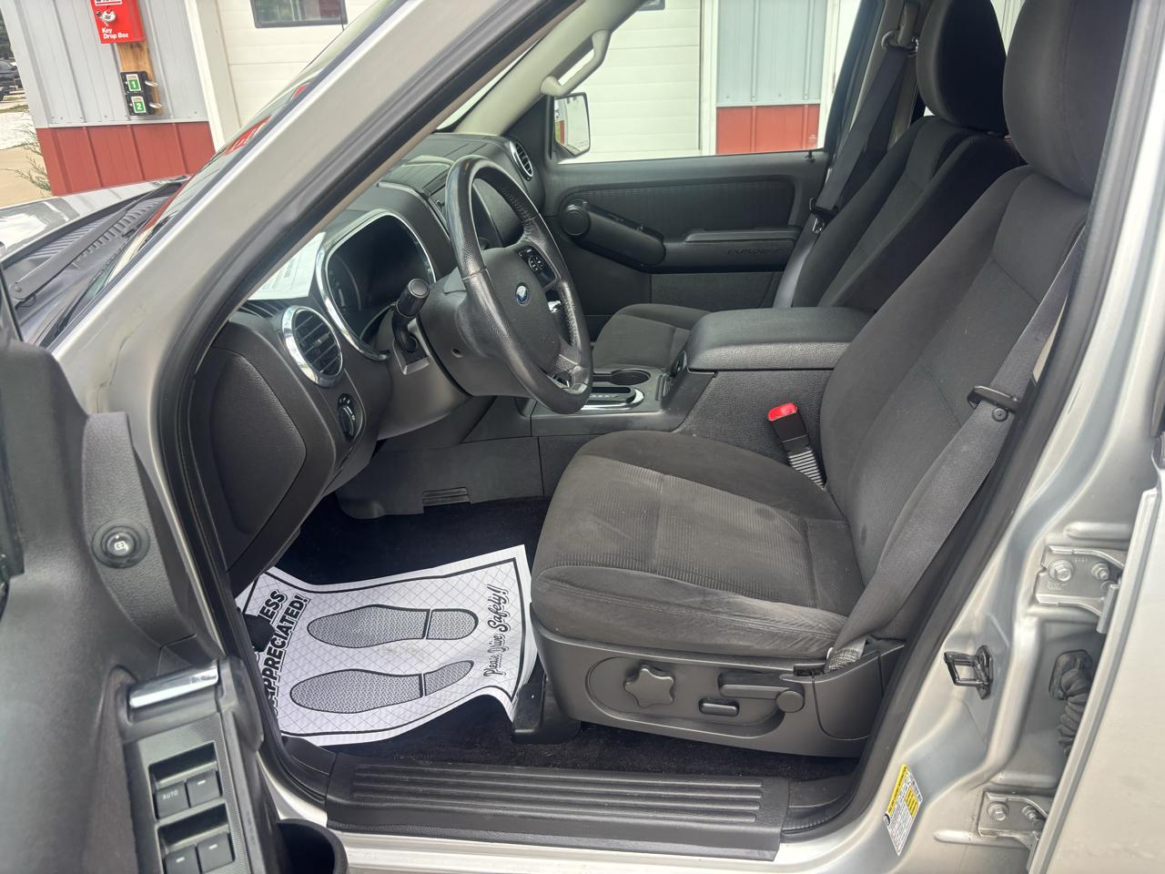Ford Explorer XLT 4.0L 4WD 2009