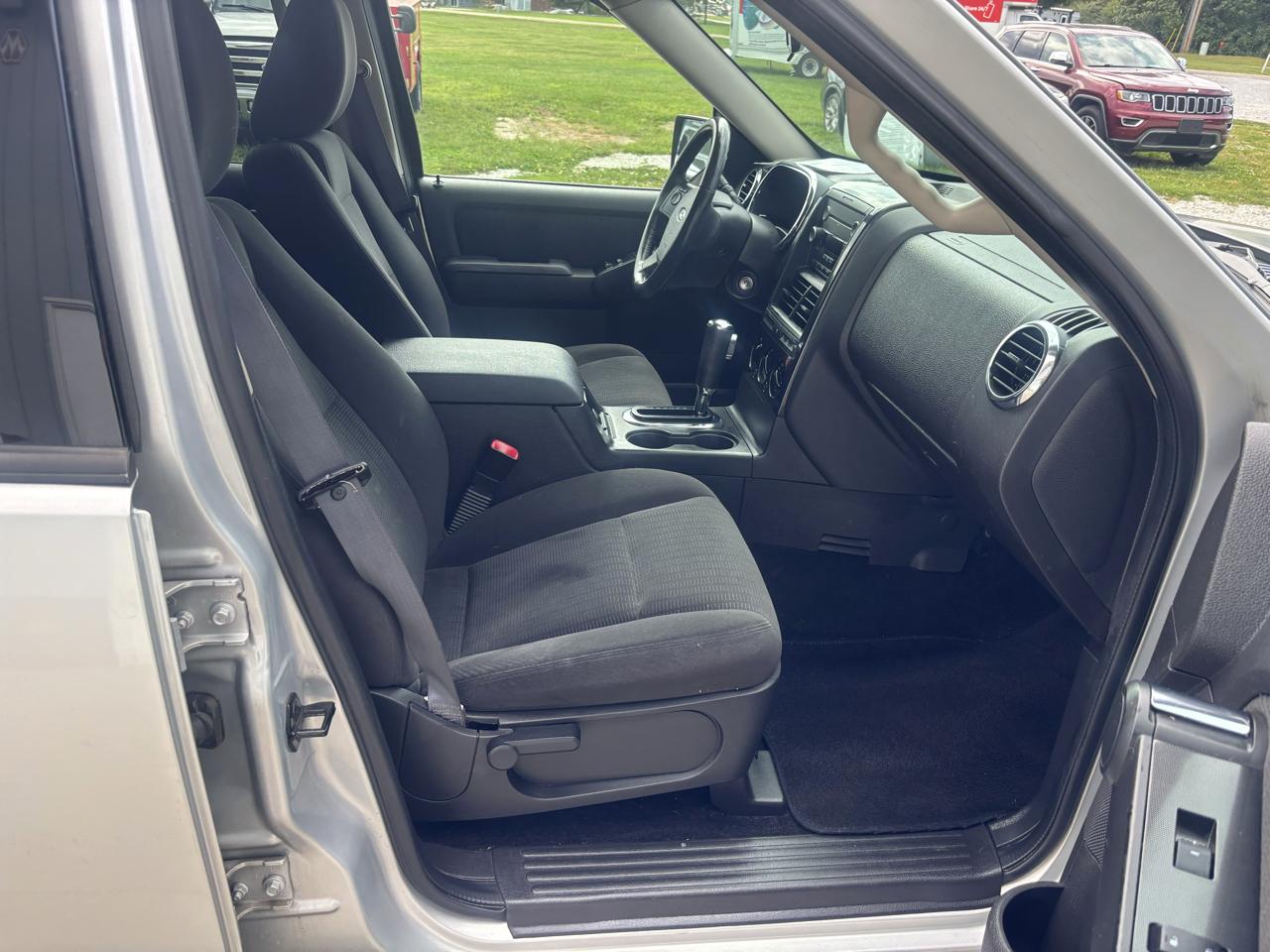 Ford Explorer XLT 4.0L 4WD 2009