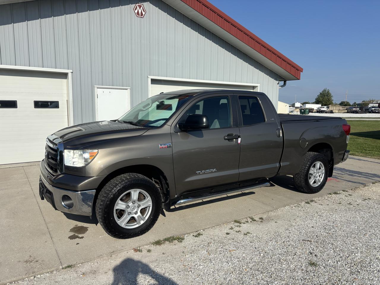 Toyota Tundra Tundra-Grade 5.7L FFV Double Cab 4WD 2011