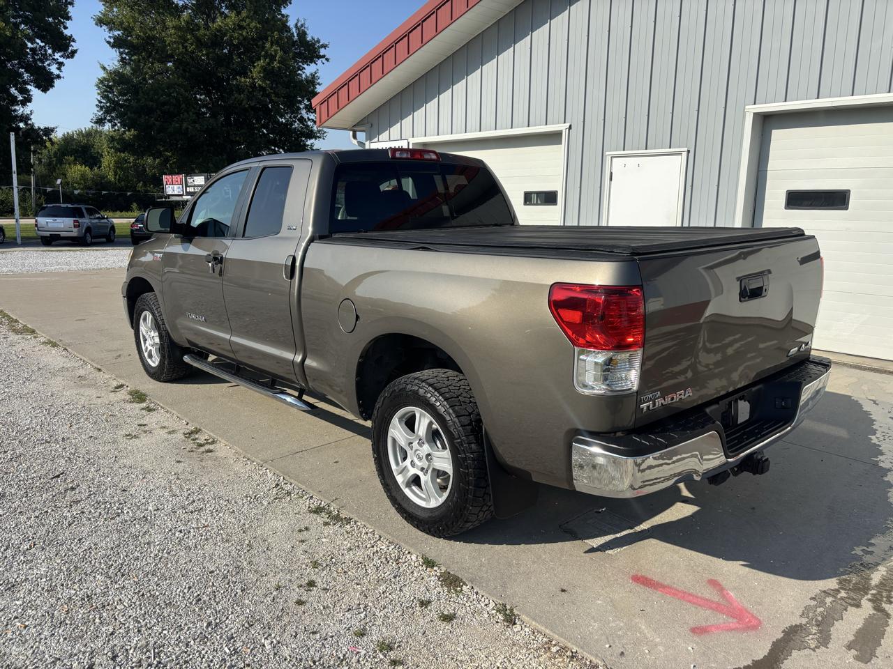 Toyota Tundra Tundra-Grade 5.7L FFV Double Cab 4WD 2011