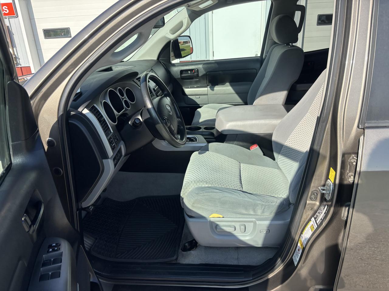 Toyota Tundra Tundra-Grade 5.7L FFV Double Cab 4WD 2011