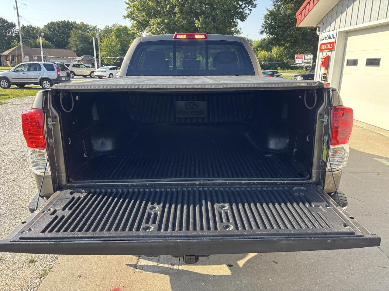 Toyota Tundra Tundra-Grade 5.7L FFV Double Cab 4WD 2011