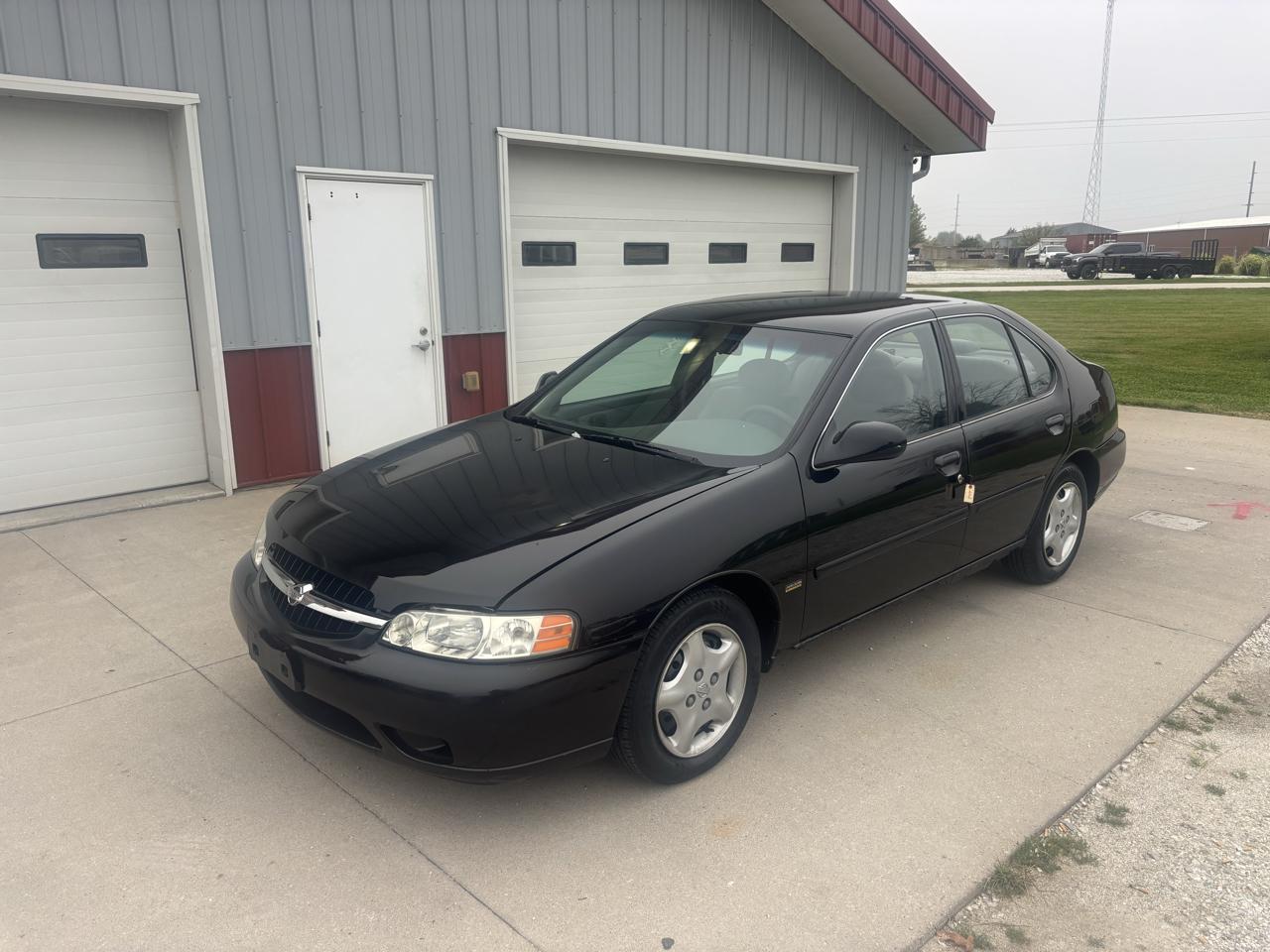 Nissan Altima XE 2001