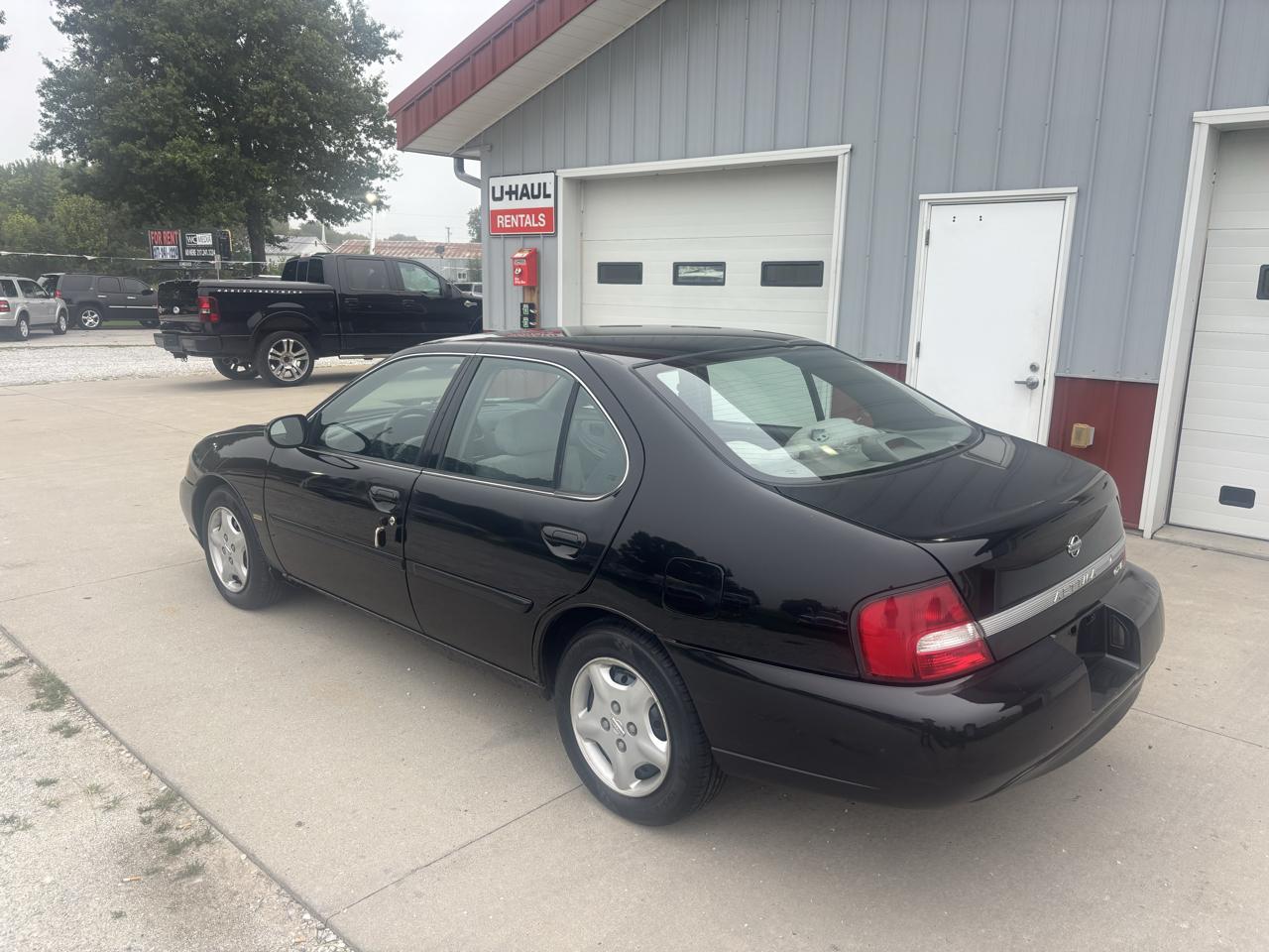 Nissan Altima XE 2001