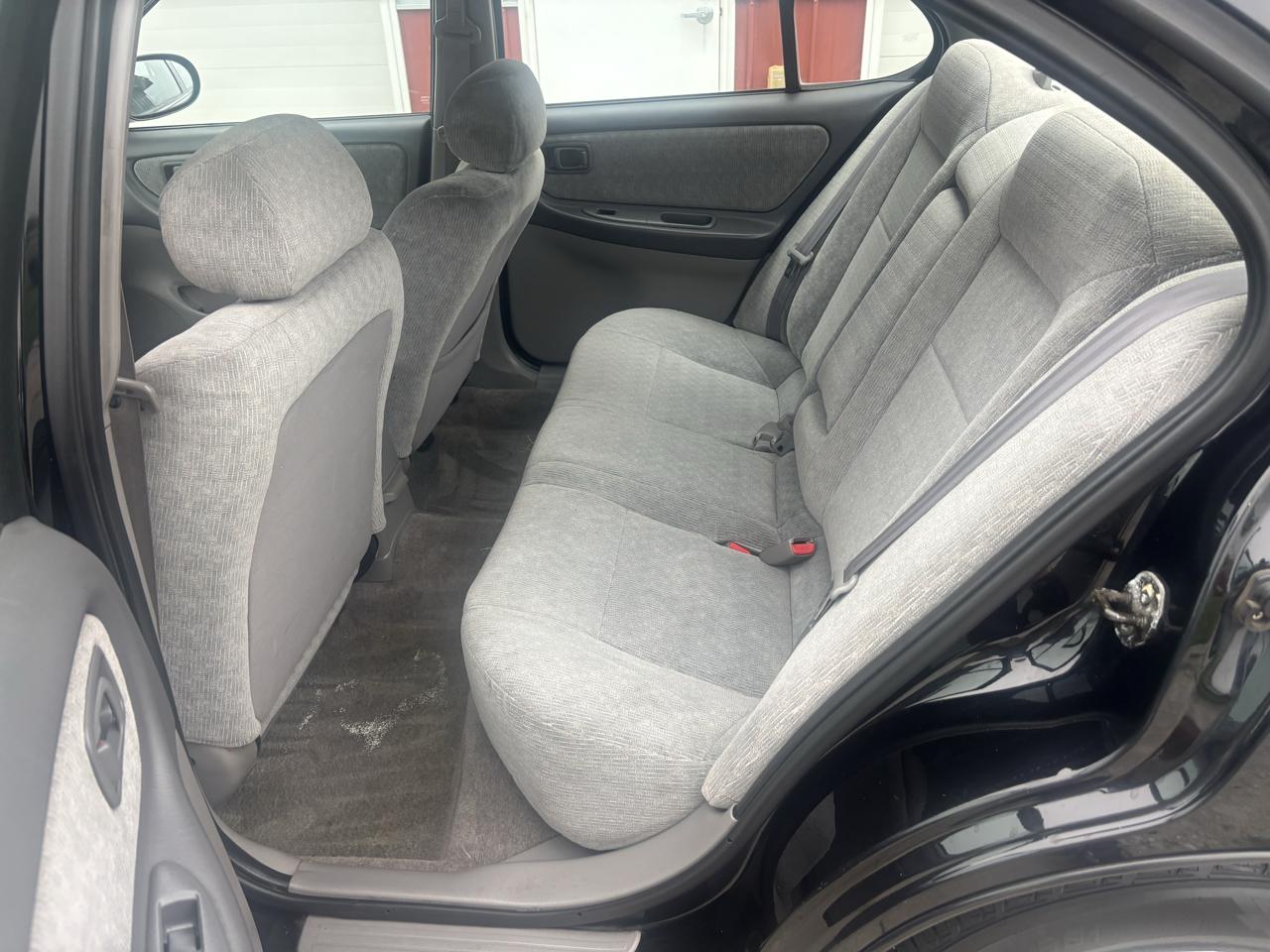 Nissan Altima XE 2001