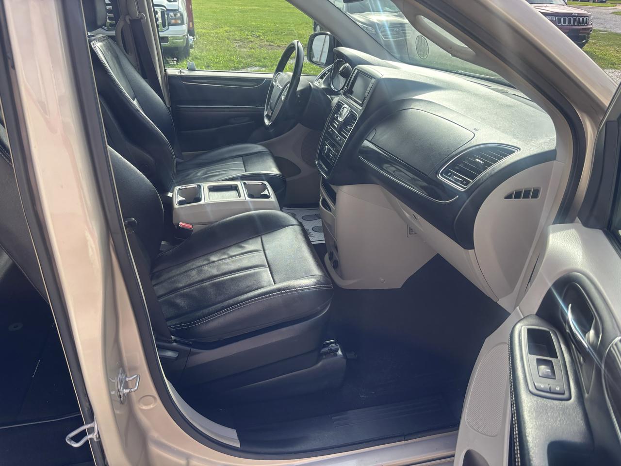 Chrysler Town & Country Touring 2016