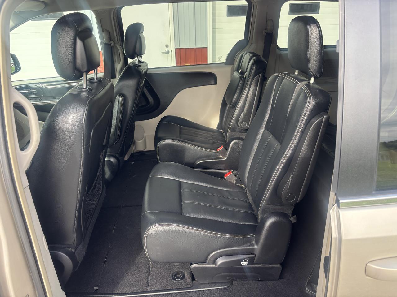 Chrysler Town & Country Touring 2016