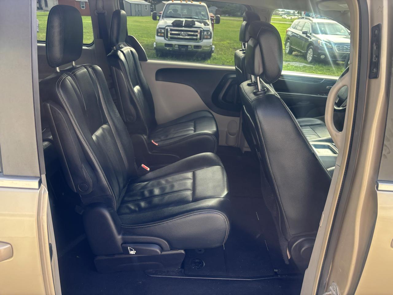 Chrysler Town & Country Touring 2016