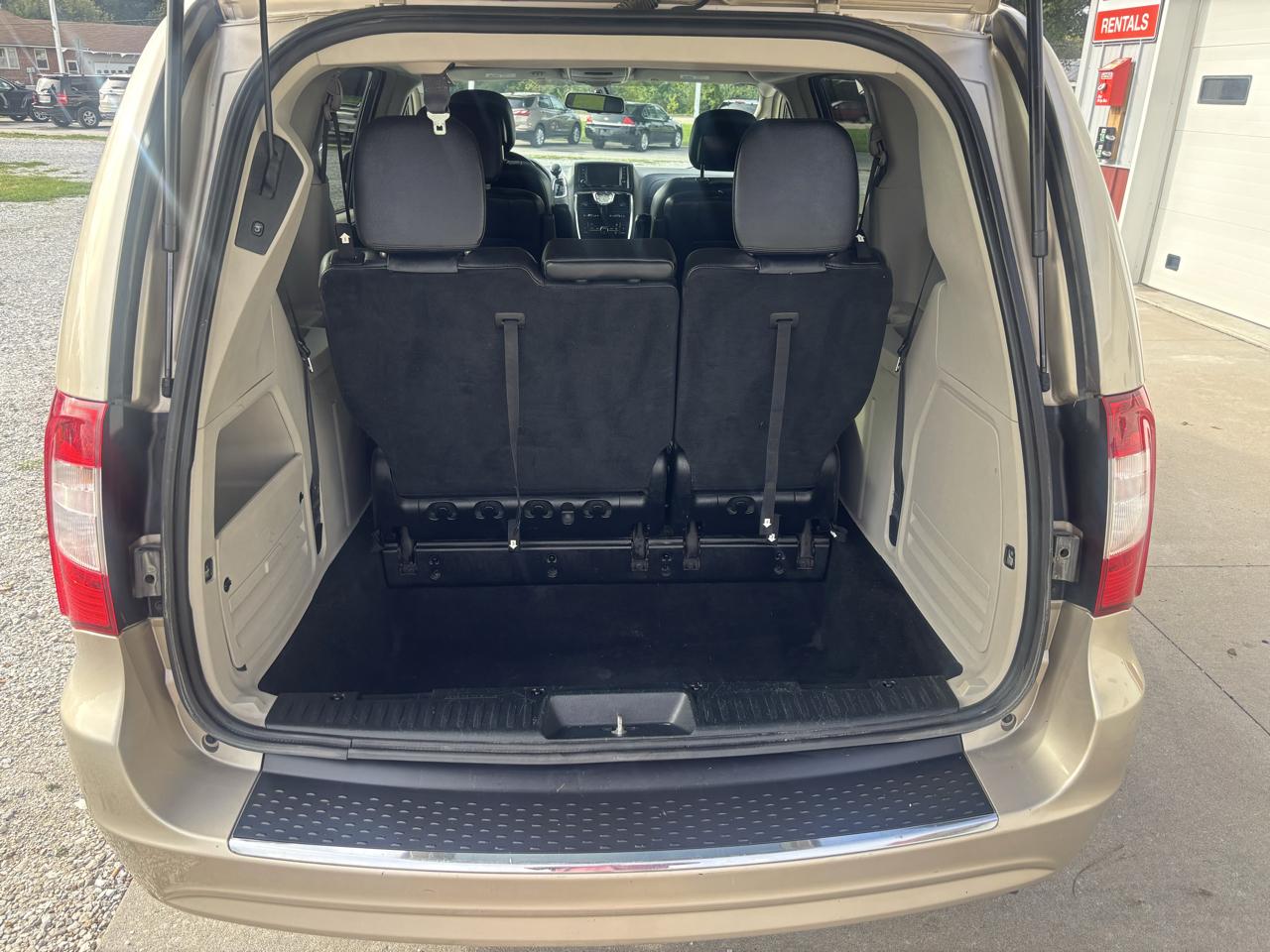 Chrysler Town & Country Touring 2016