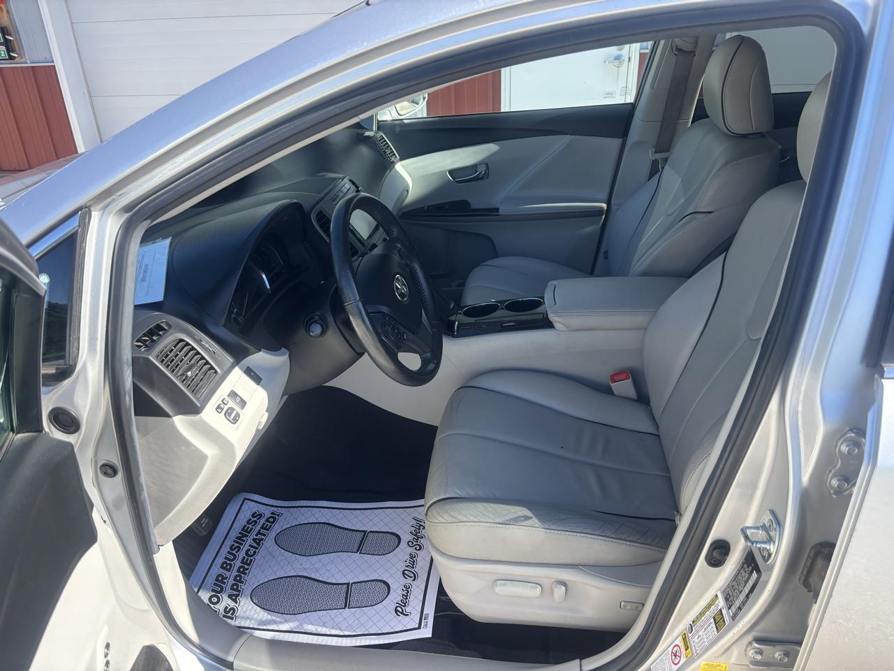 Toyota Venza XLE 4D SUV AWD V6 2014