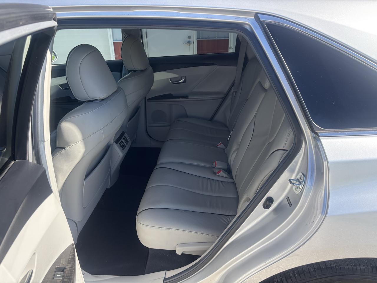 Toyota Venza XLE 4D SUV AWD V6 2014