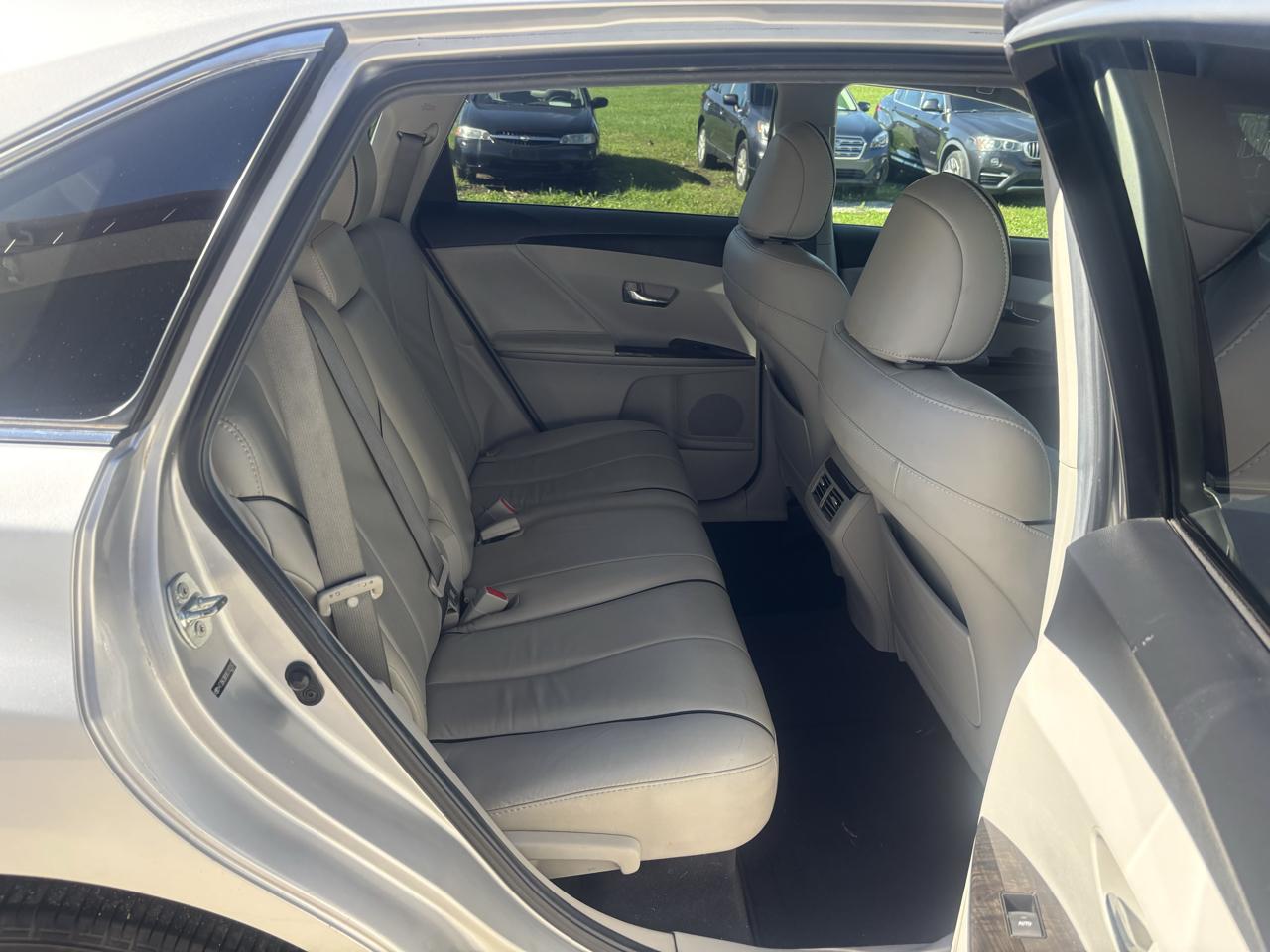 Toyota Venza XLE 4D SUV AWD V6 2014