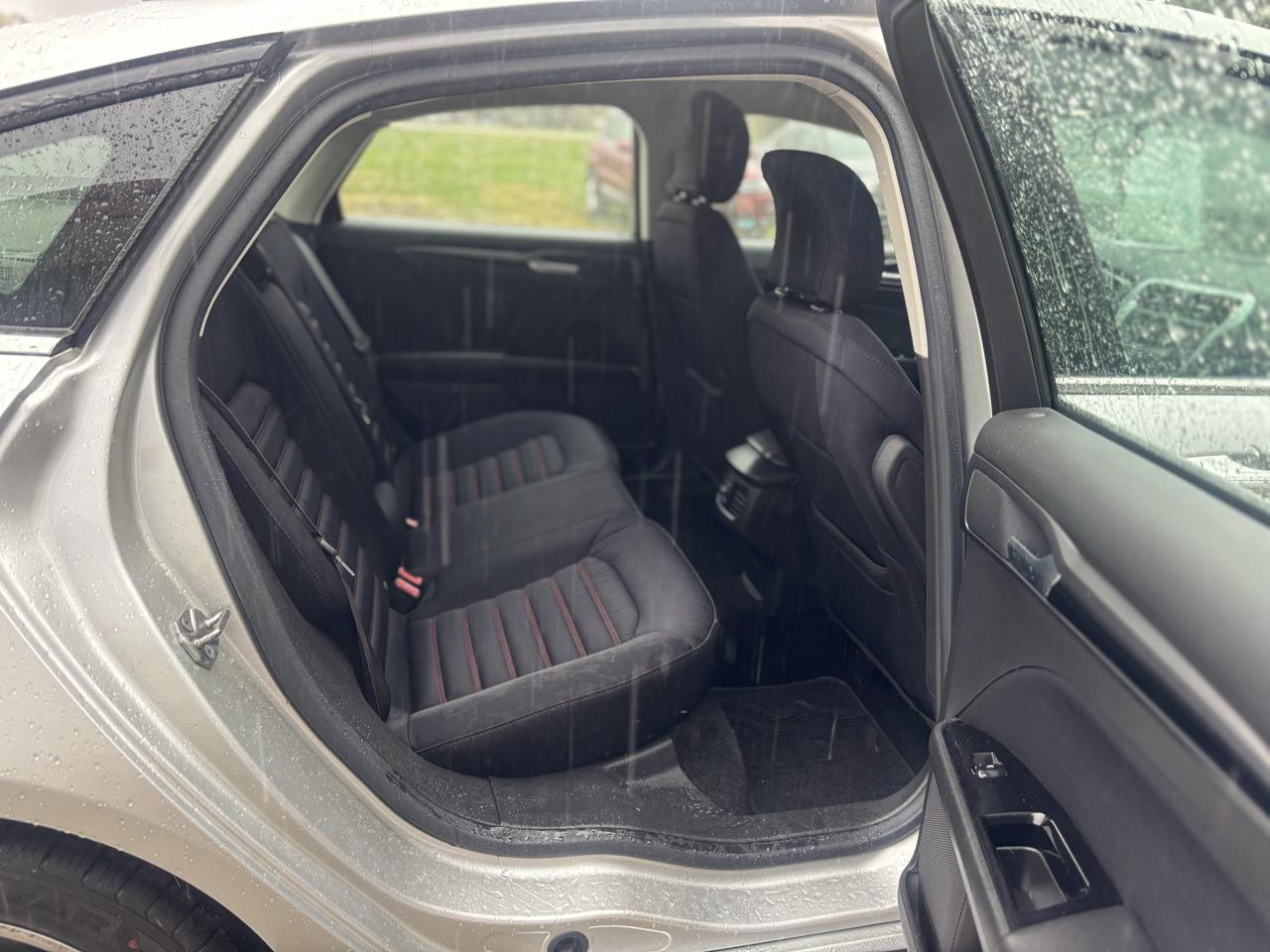 Ford Fusion SE 2016