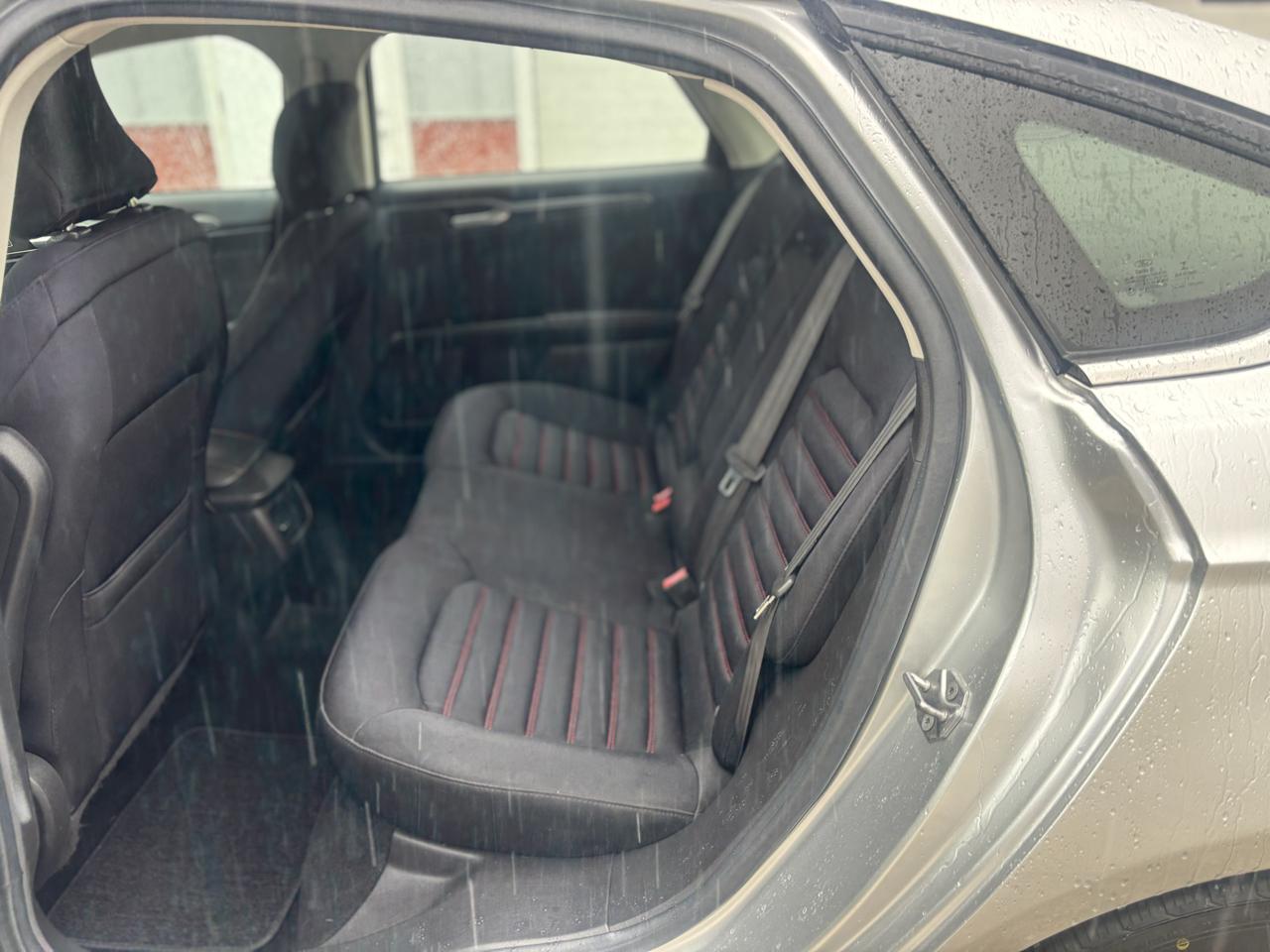 Ford Fusion SE 2016