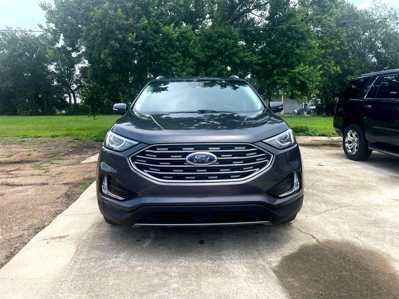 2020 Ford Edge SEL photo 2