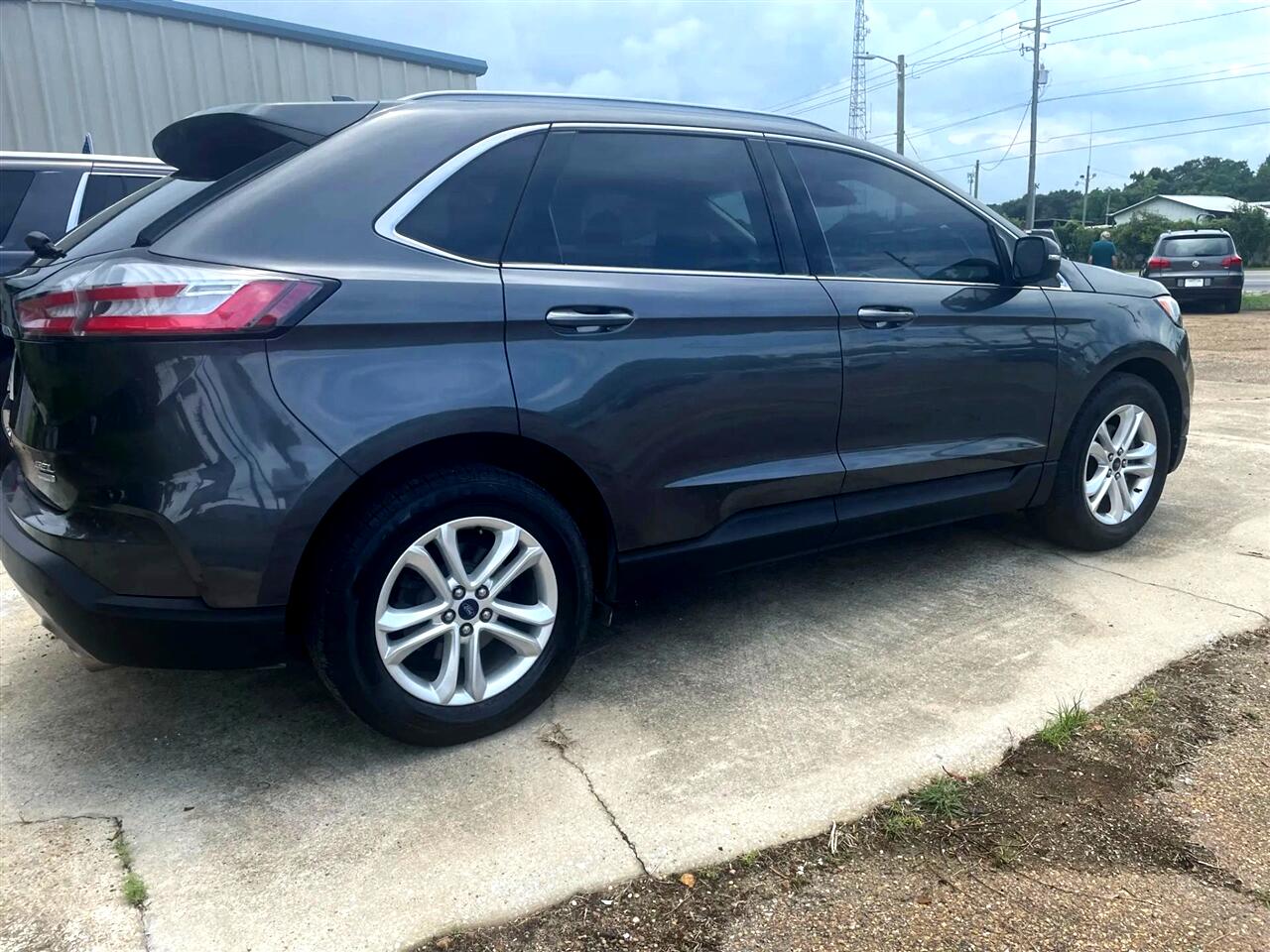 2020 Ford Edge SEL photo 3