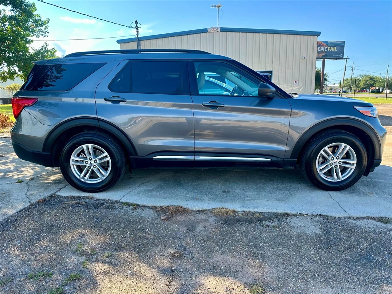 Ford Explorer XLT 2023