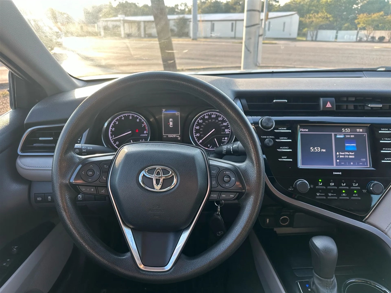2020 Toyota Camry LE photo 5