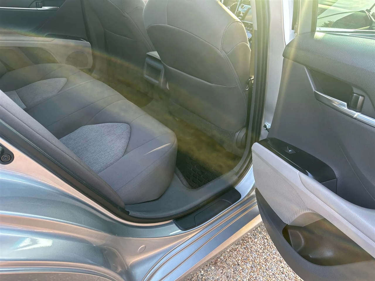 2020 Toyota Camry LE photo 7