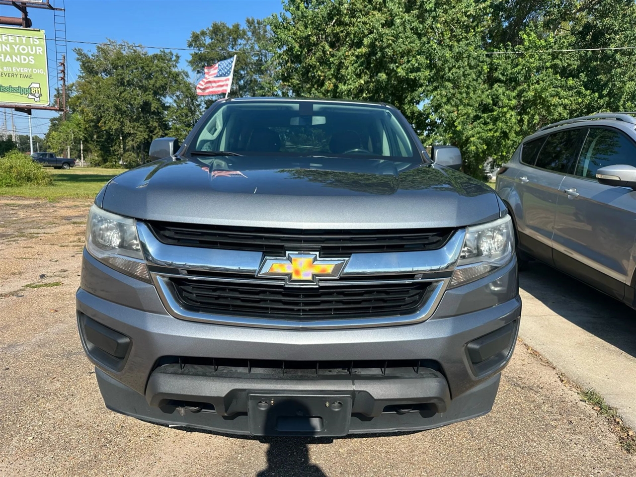2018 Chevrolet Colorado LT photo 2