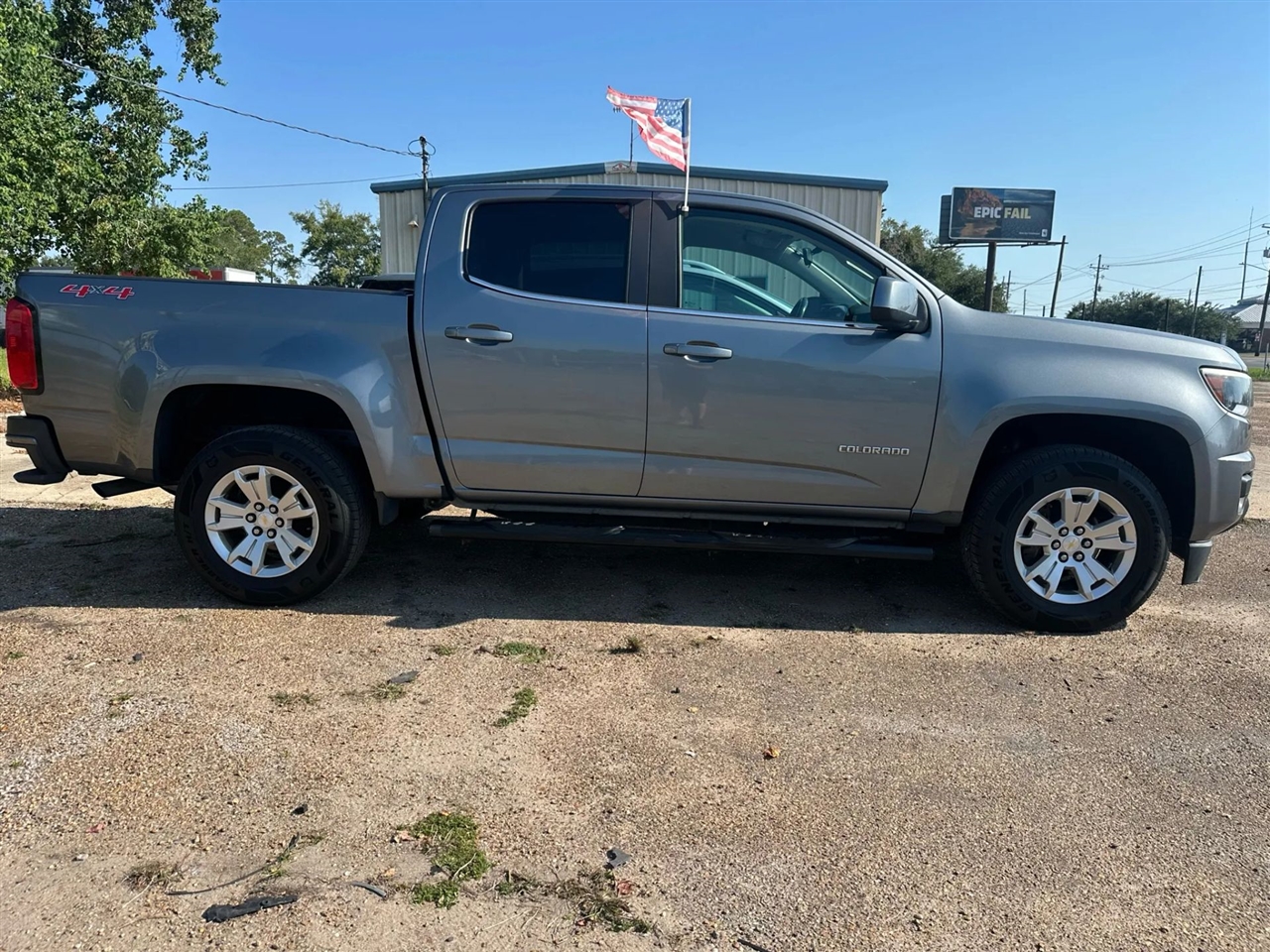 2018 Chevrolet Colorado LT photo 4
