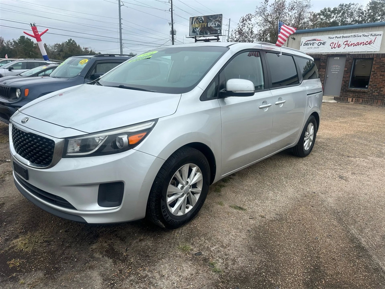 2016 Kia Sedona LX's photo