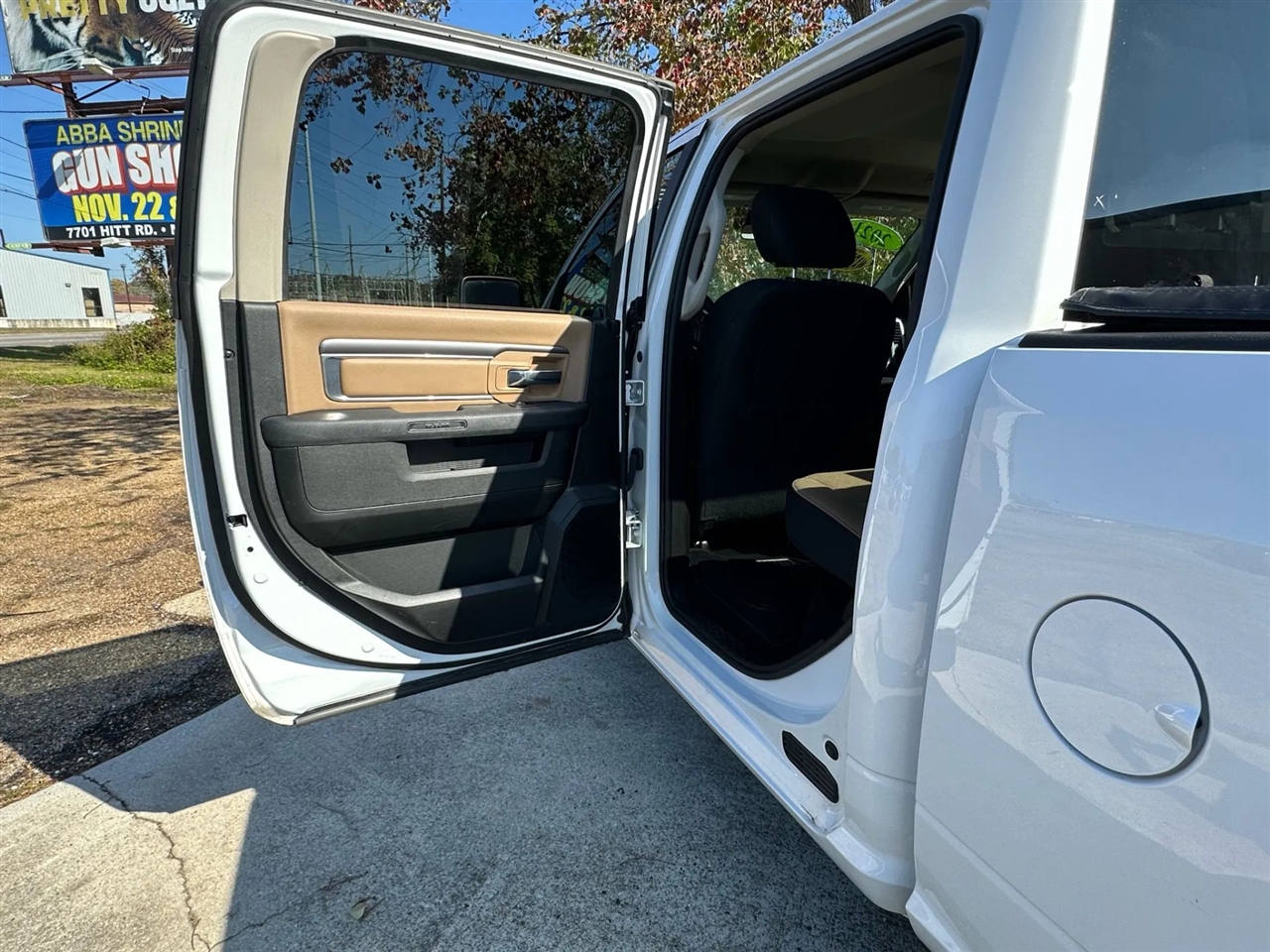 RAM 1500 Classic Tradesman Crew Cab SWB 2WD 2021