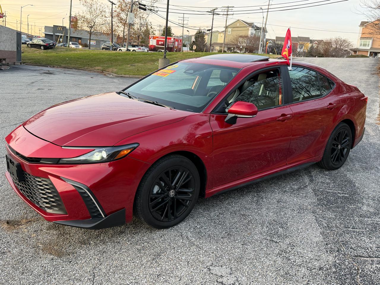 Toyota Camry Hybrid SE AWD 2025