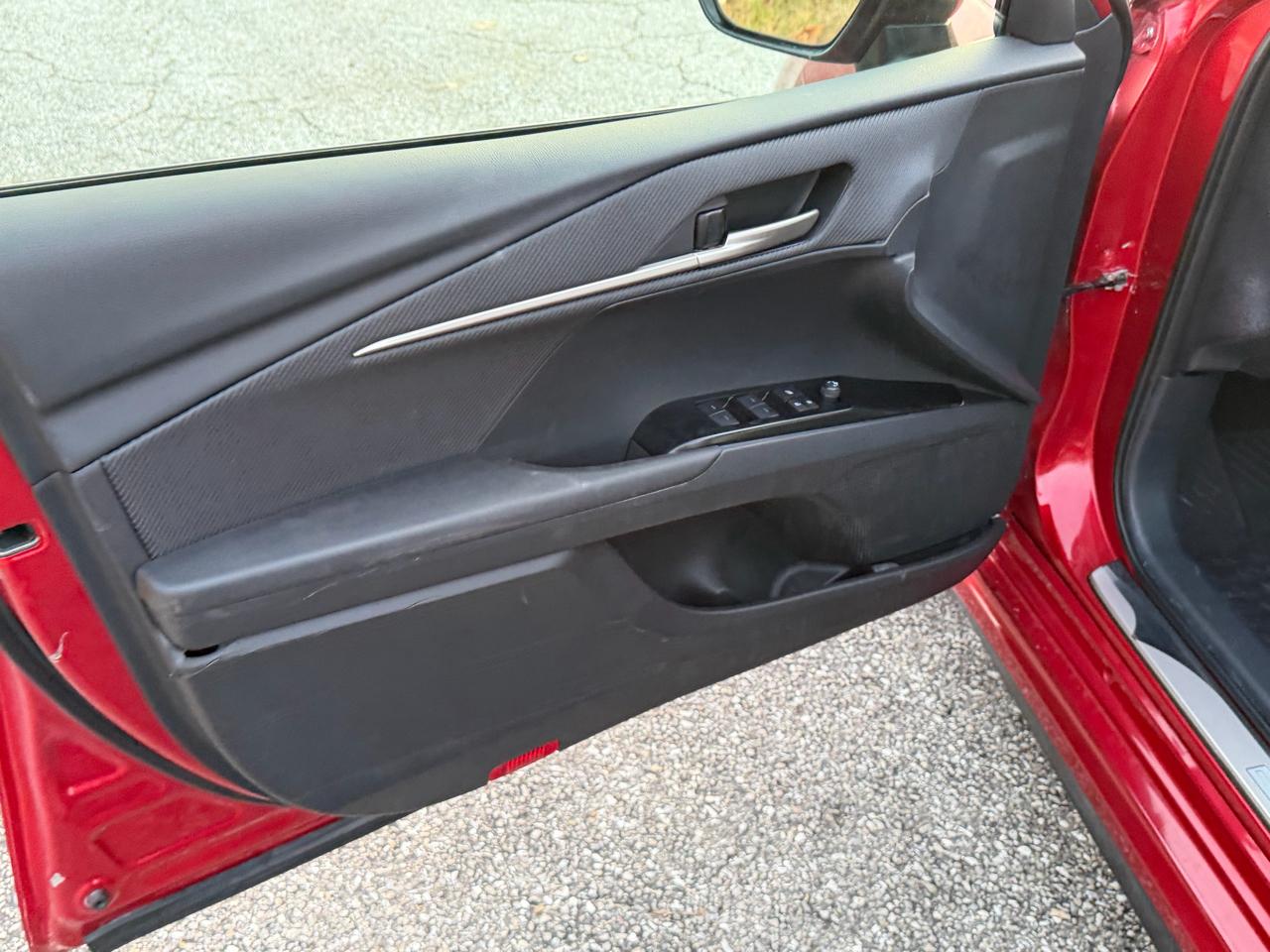 Toyota Camry Hybrid SE AWD 2025