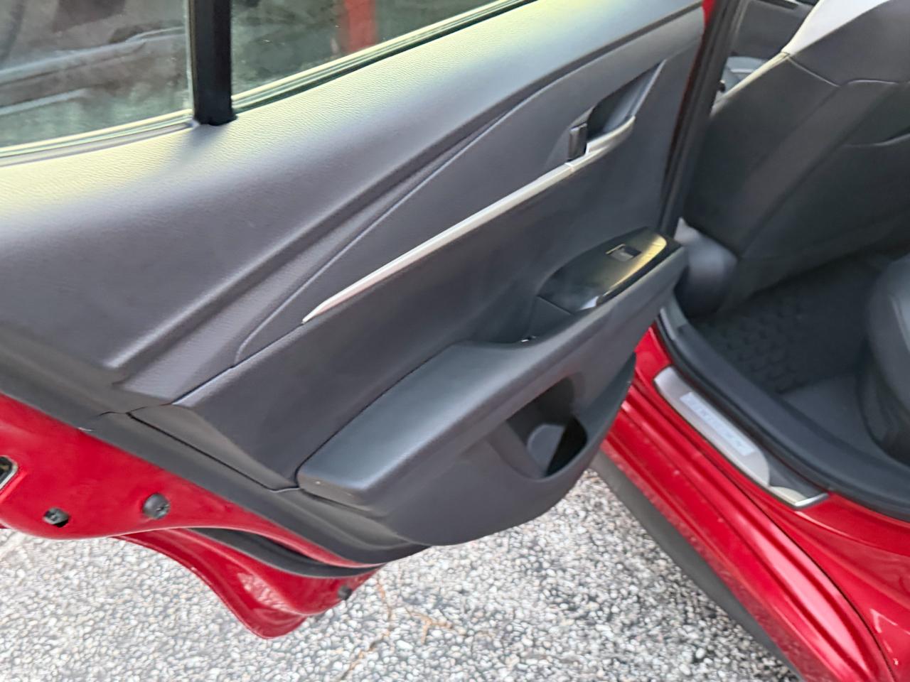 Toyota Camry Hybrid SE AWD 2025