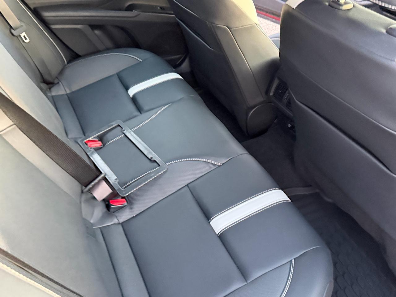 Toyota Camry Hybrid SE AWD 2025