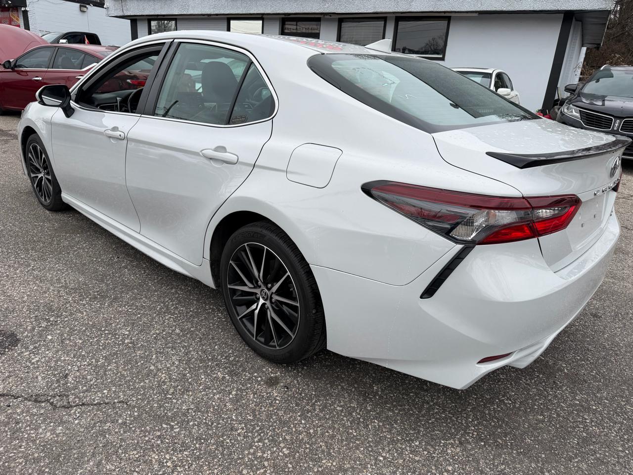 Toyota Camry SE 2024