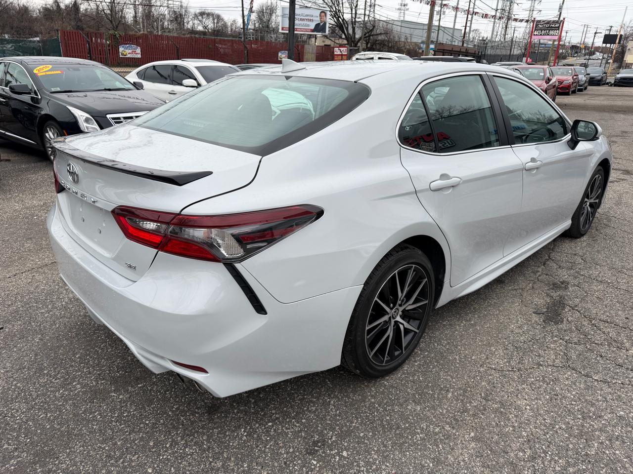 Toyota Camry SE 2024