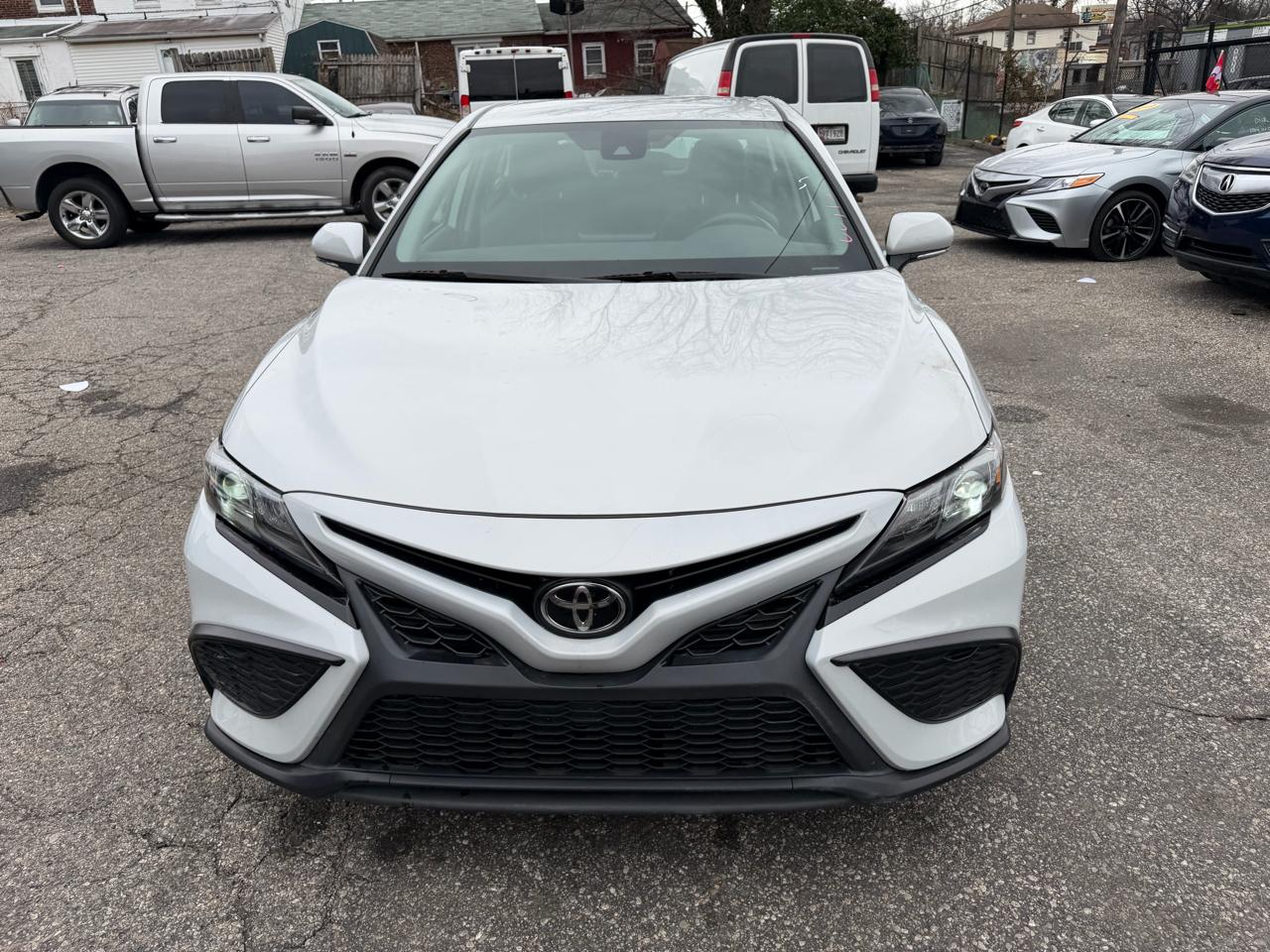 Toyota Camry SE 2024