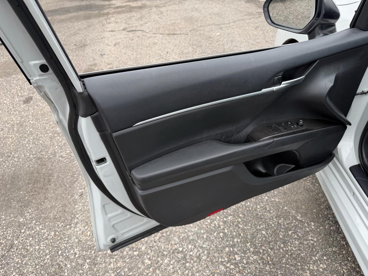 Toyota Camry SE 2024