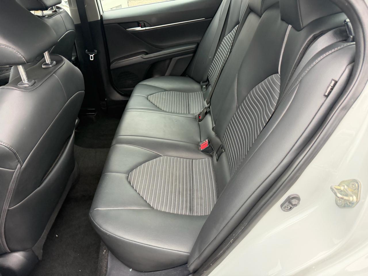 Toyota Camry SE 2024