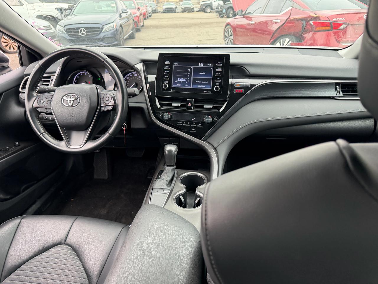 Toyota Camry SE 2024