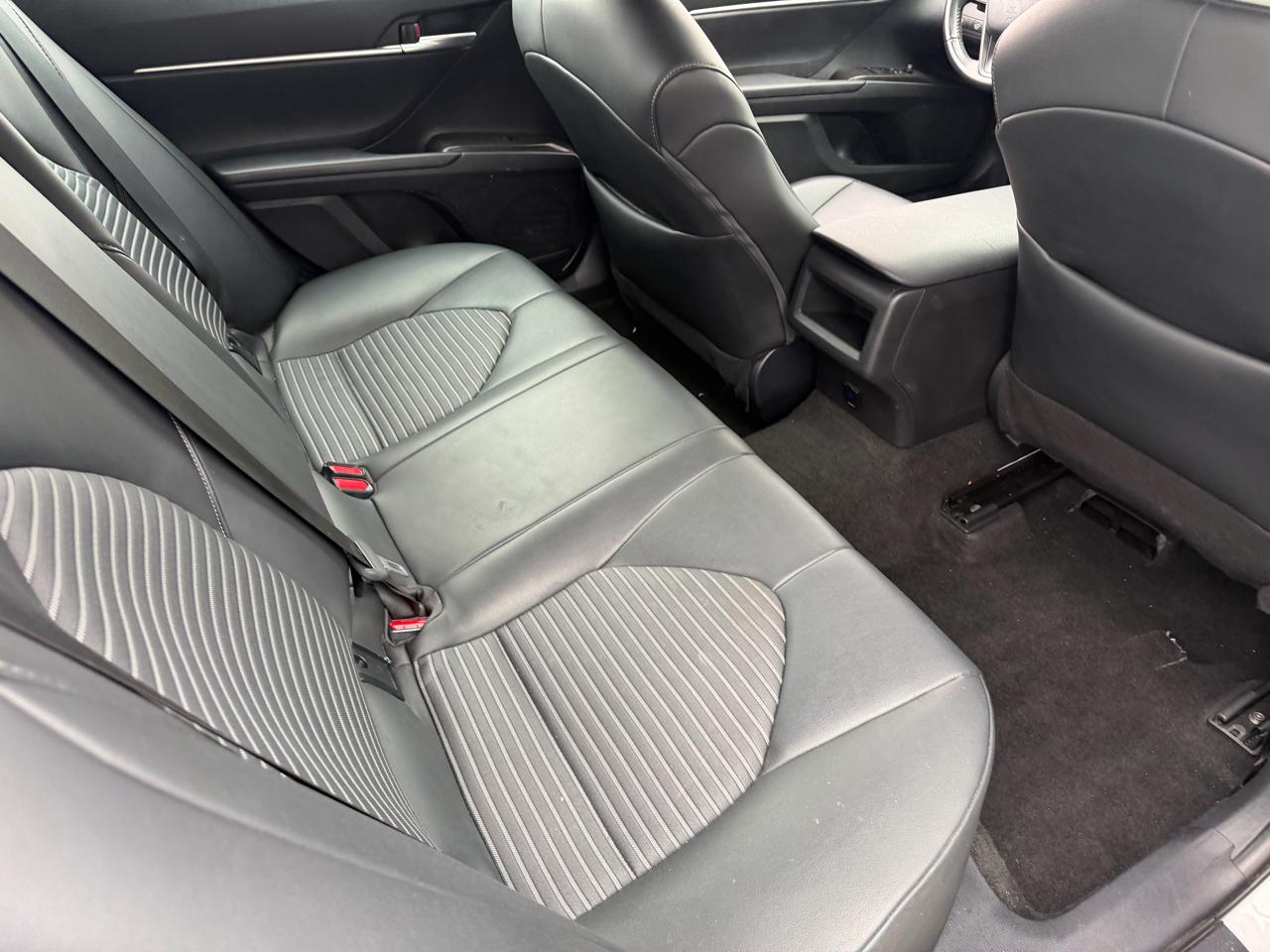 Toyota Camry SE 2024