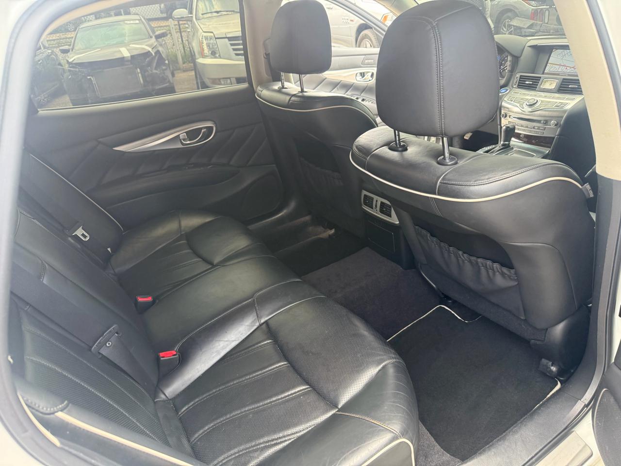 Infiniti Q70 L 3.7 AWD 2017